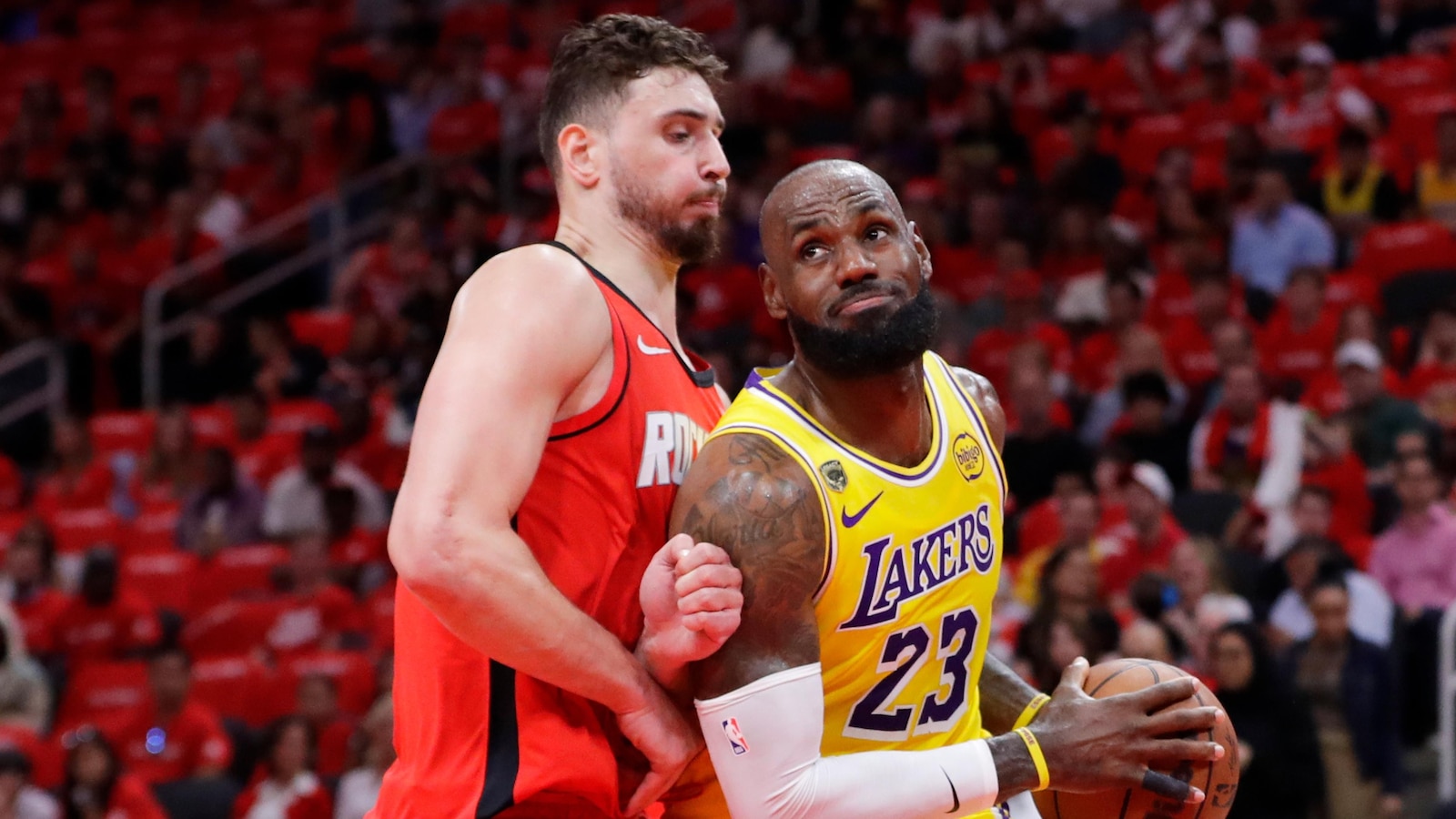 LeBron's late three forces OT as Lakers win Game 3
