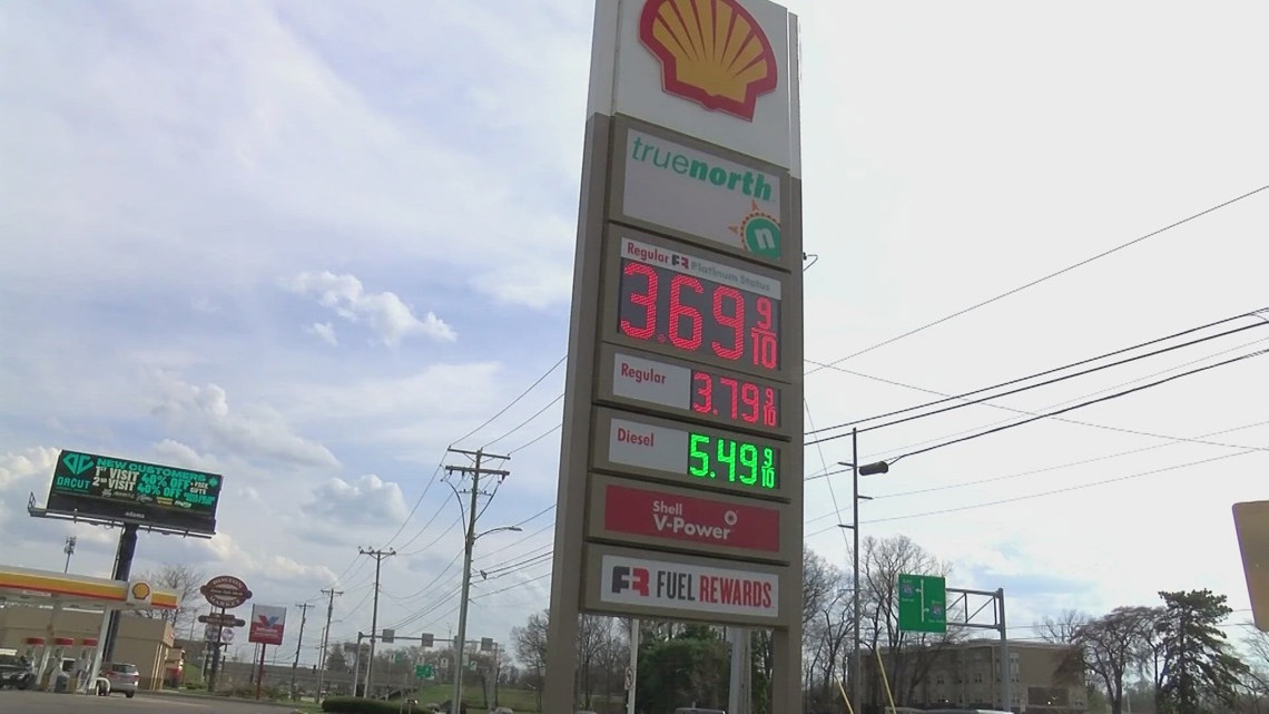 U.S. Gas Prices Rise Across Midwest, Analysts Warn
