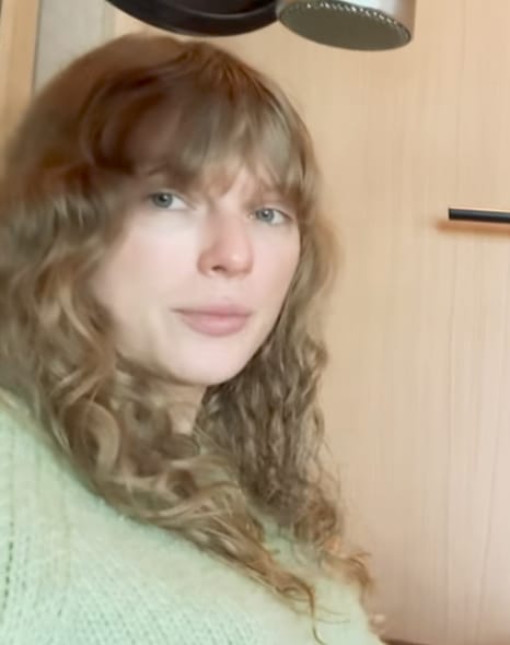 Taylor Swift Files Trademarks To Block AI Impersonations