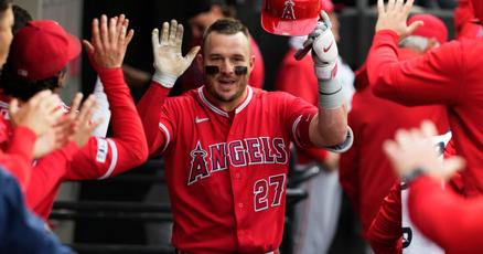 White Sox Walk Off in 10th, Sweep Angels