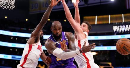 Lakers eliminate Rockets in Game Six; LeBron leads