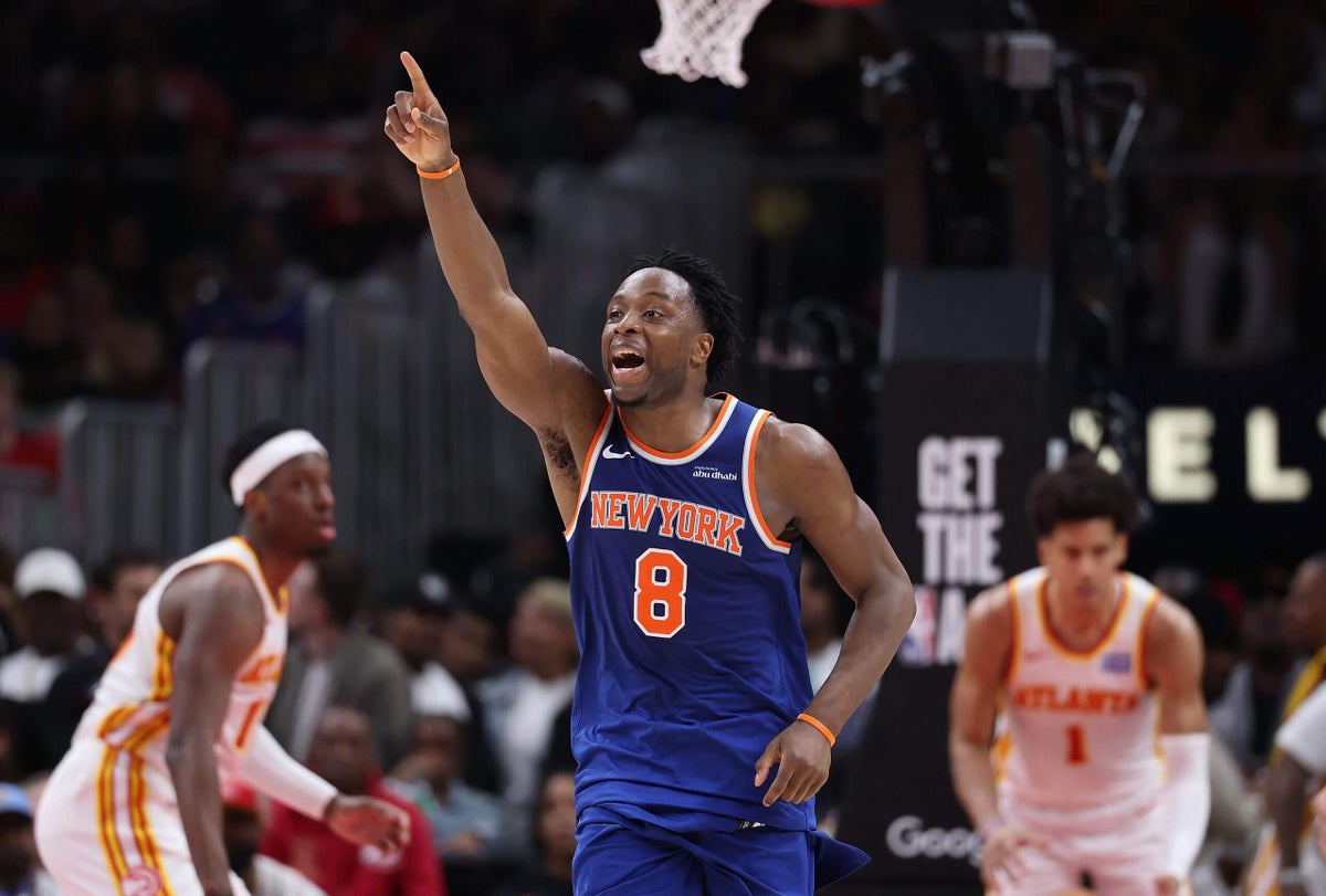 Knicks rout Hawks 140-89, easily reach Eastern semifinals