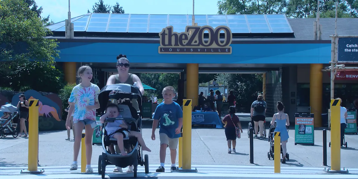 Amenazas de bomba provocan evacuaciones en zoológicos de Louisville, Toledo y Phoenix