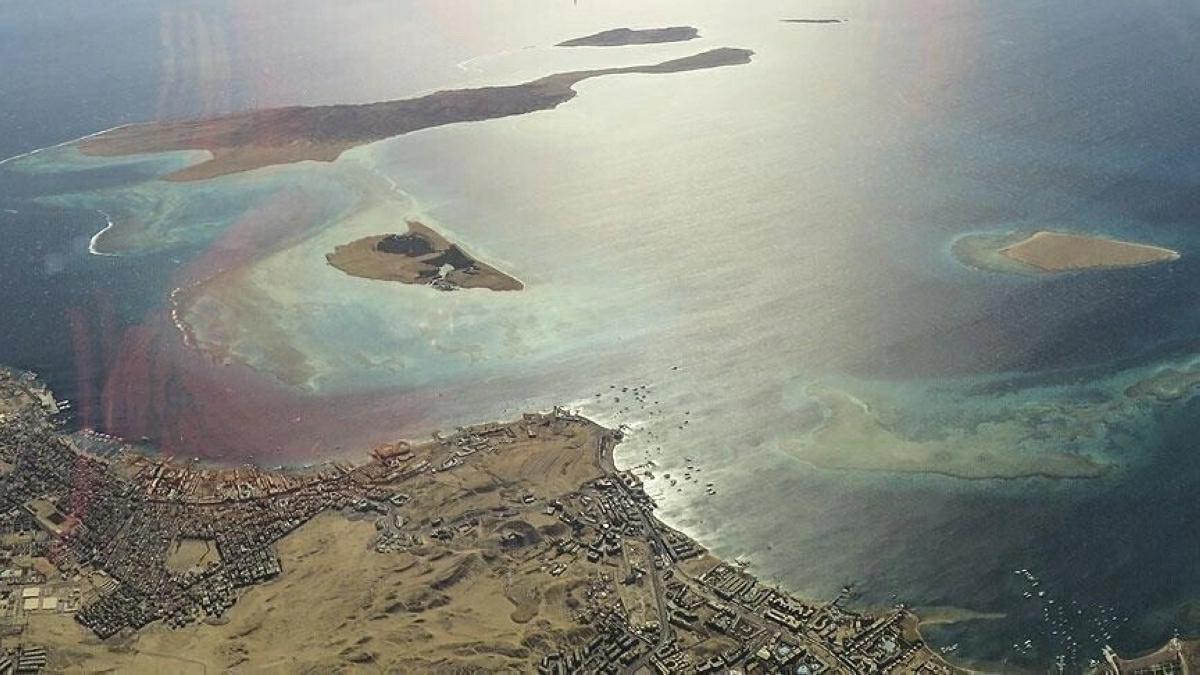 Trump Announces Escorts Through Hormuz Amid Positive Talks