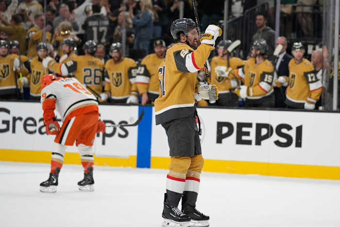 Barbashev's late goal lifts Golden Knights over Ducks