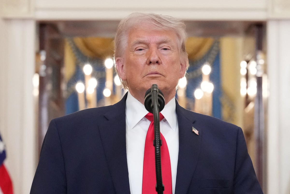 Trump Threatens Iran Bombing Amid Near-Final Peace Deal