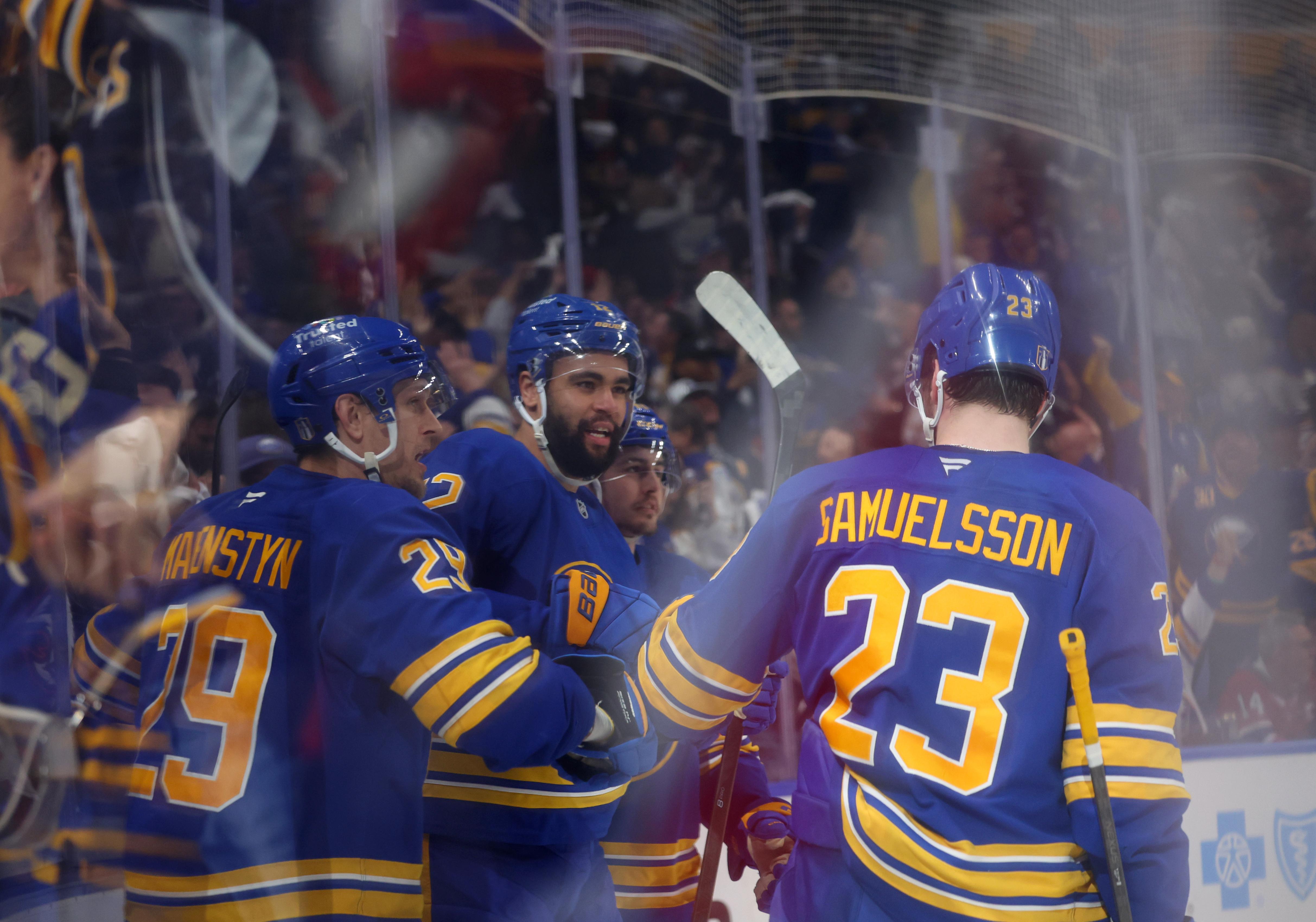 Sabres 'blend in well with this city' in blue-collar Buffalo Game 1 win over Canadiens
