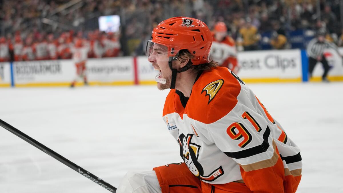 Beckett Sennecke, Leo Carlsson power Ducks to Game 2 win over Vegas