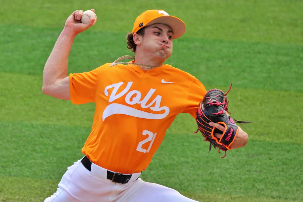 Tennessee Wins Series Opener, Seeks Regular-Season Sweep Saturday