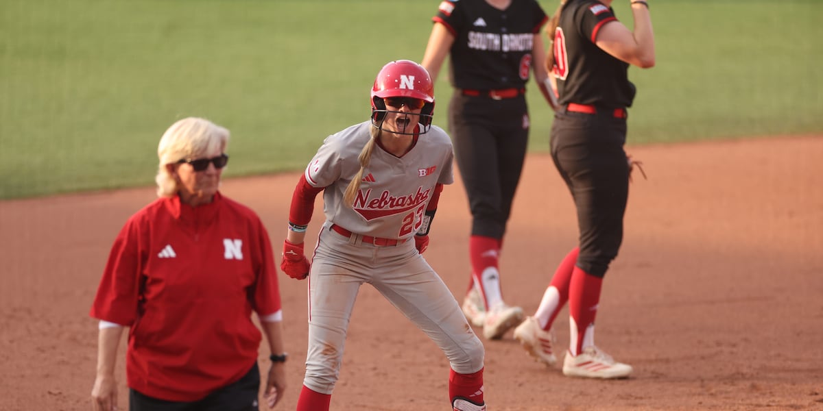 Nebraska clinches Lincoln Regional, earns Super Regional hosting