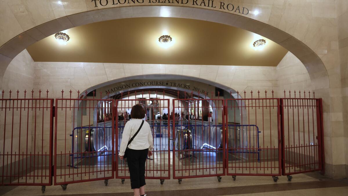 LIRR strike halts service, ends after wage agreement