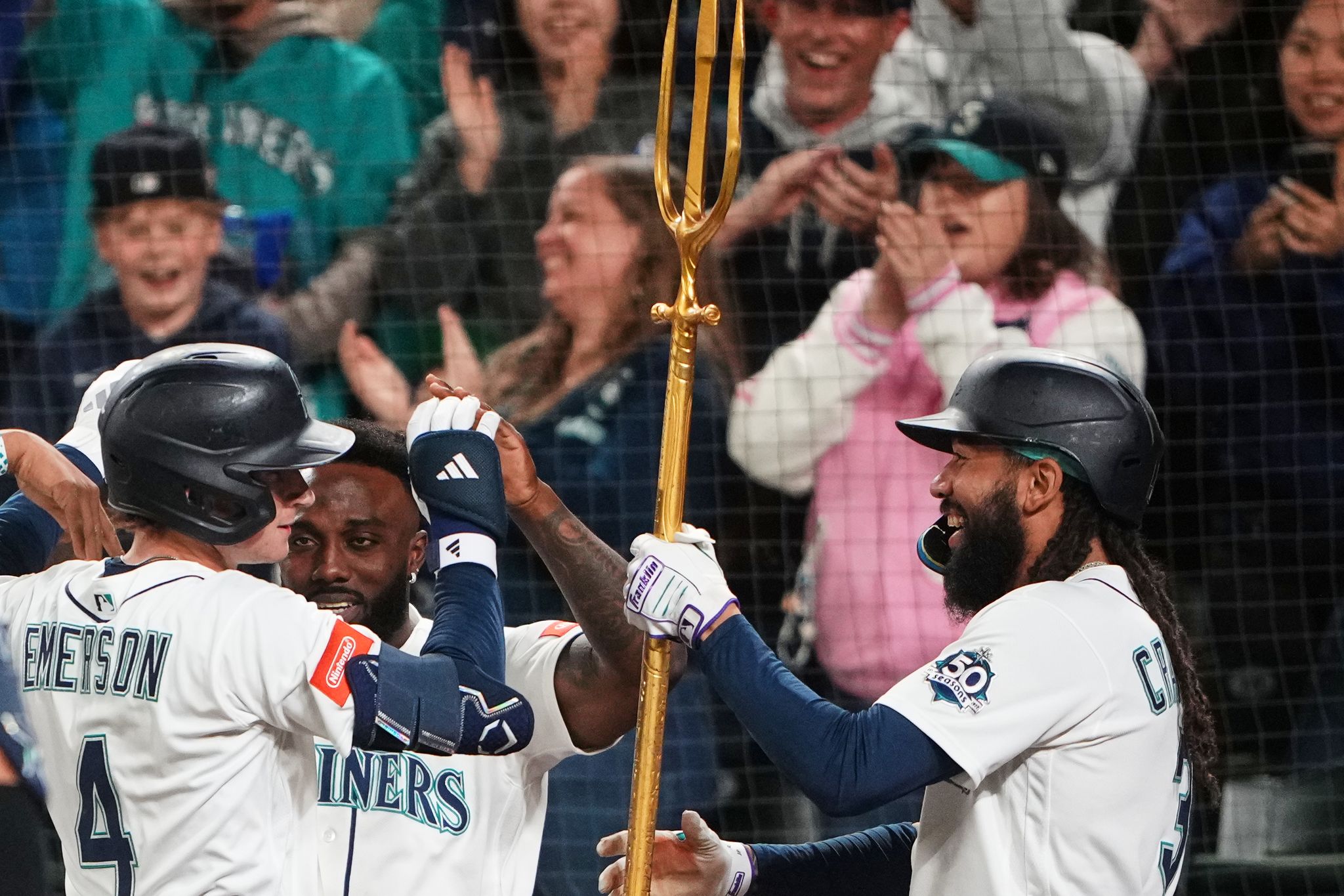 Emerson's first homer powers Mariners past White Sox