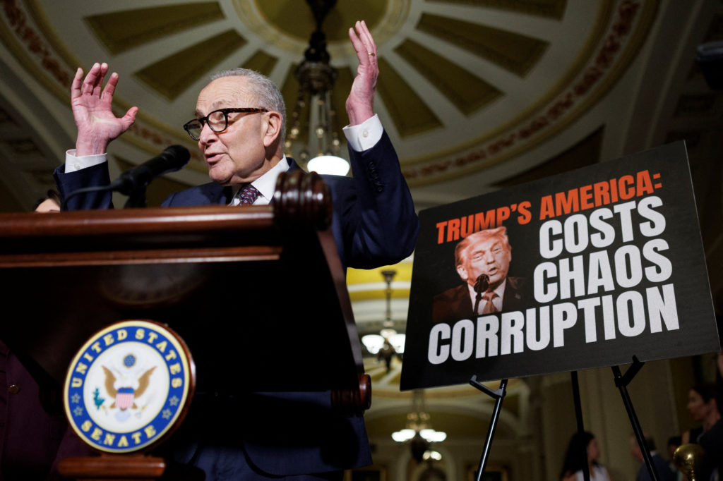 Senate Republicans abandon $1B White House security request