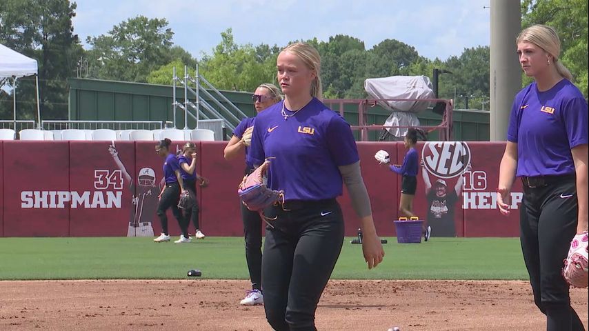 Alabama sweeps LSU, advances to WCWS this weekend