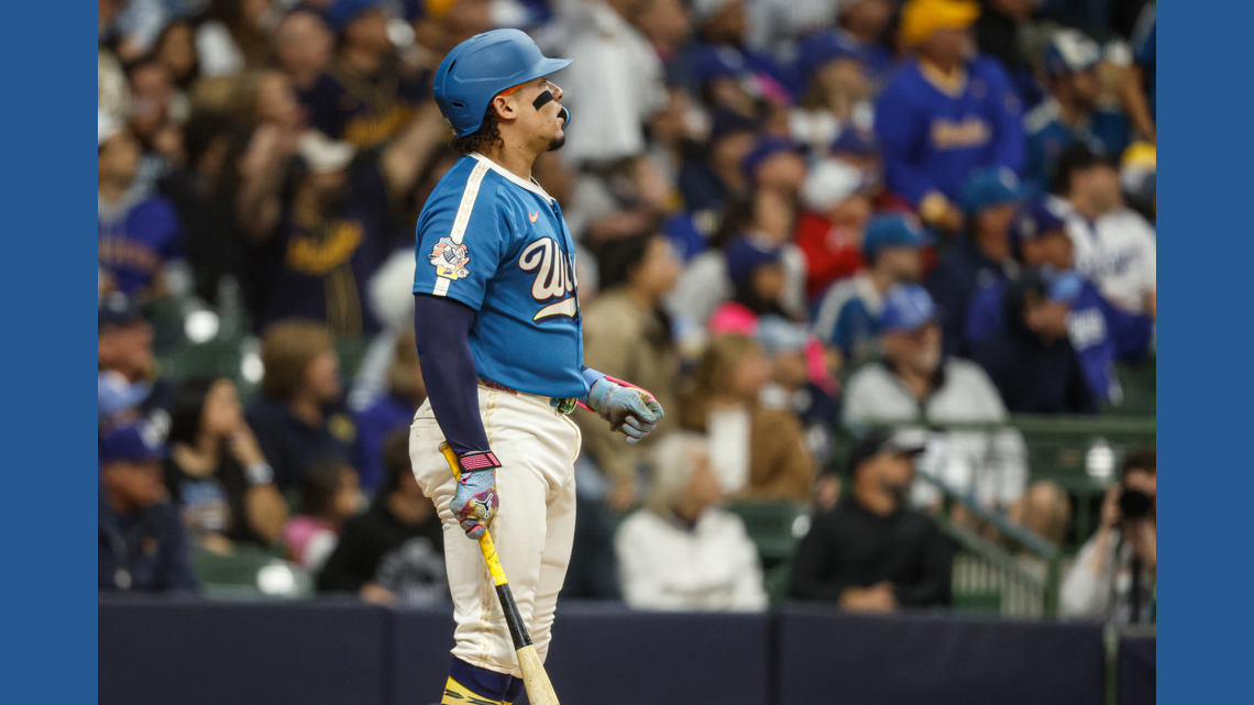 Contreras' three-run homer lifts Brewers over Dodgers Friday
