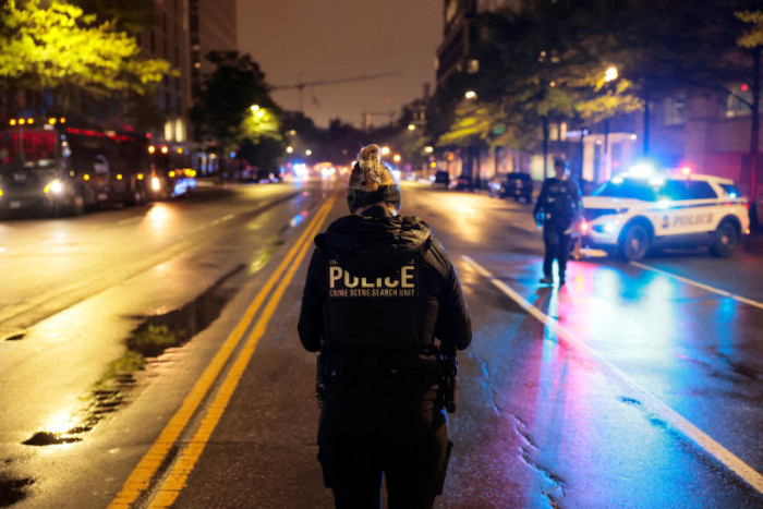 Gunman shot near White House; one bystander wounded