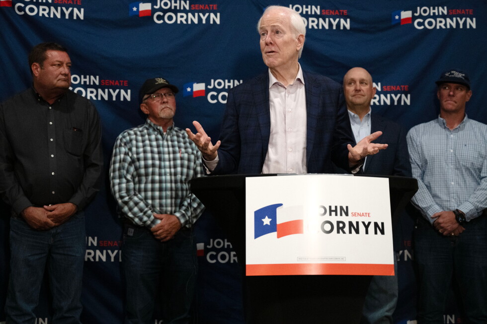 德州共和党初选决选周二举行，科宁对阵帕克斯顿