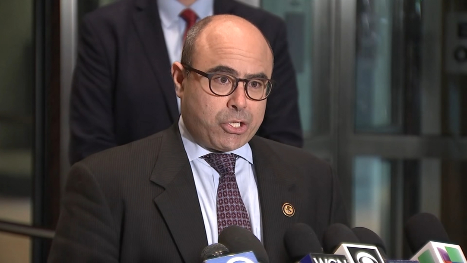 美国检察官被指控非法联系陪审团，寻求撤销指控