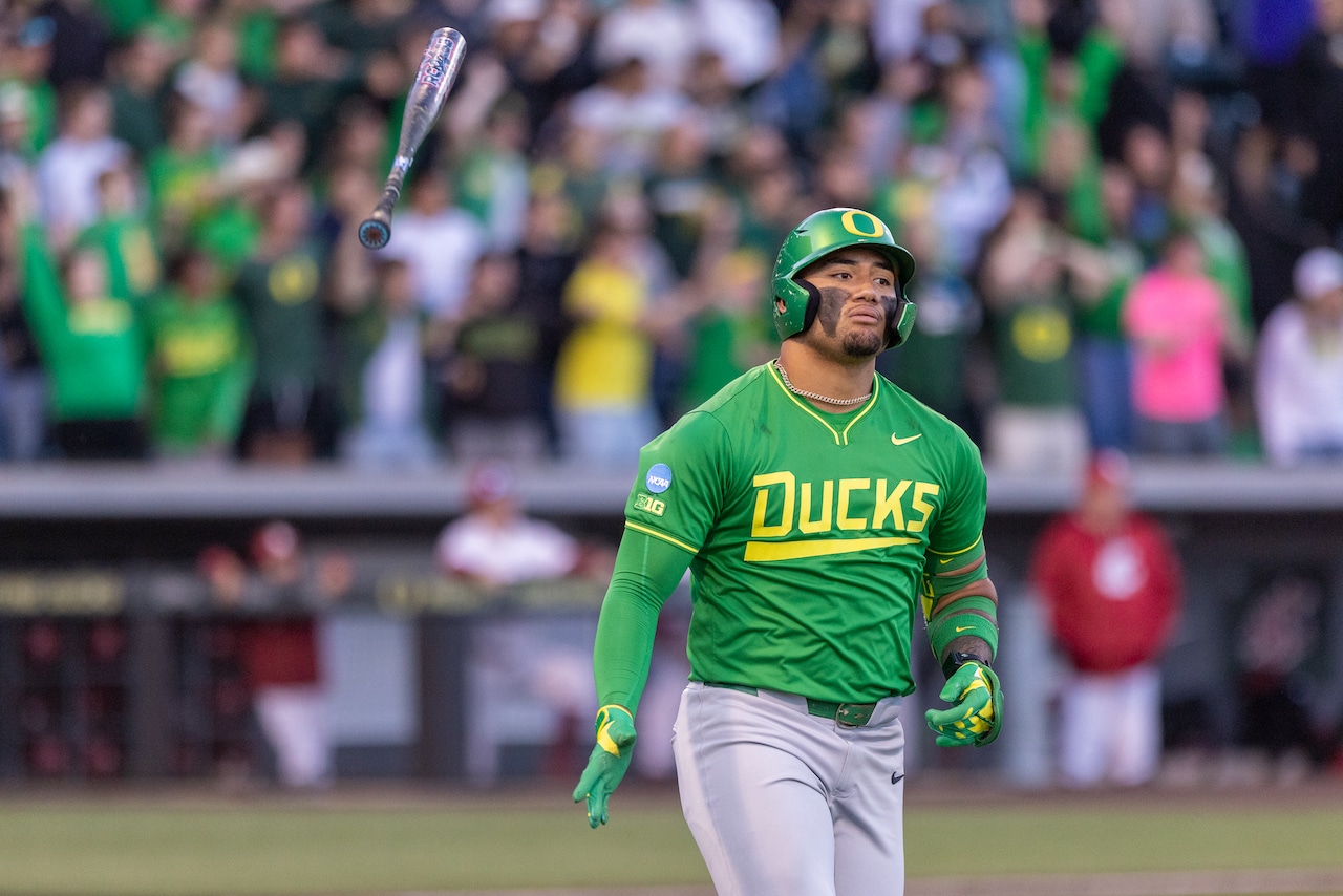 Oregon Ducks one win from Super Regional berth