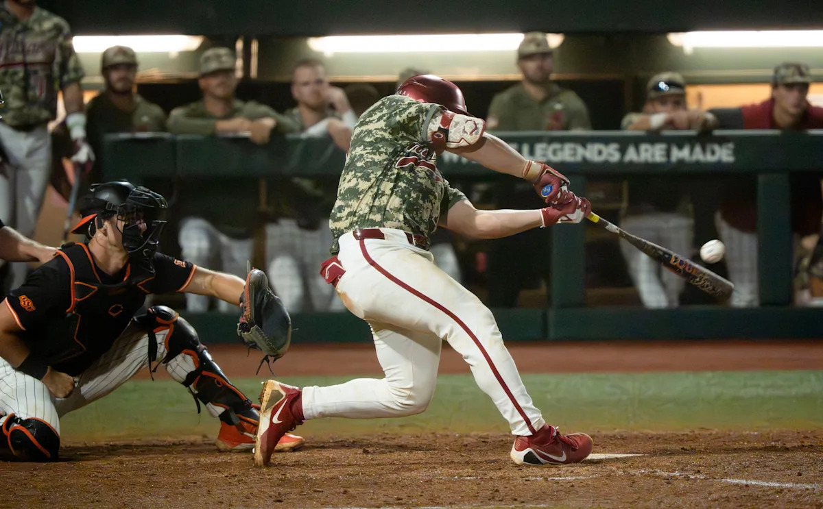 Alabama wins extra-innings, advances to NCAA Super Regional