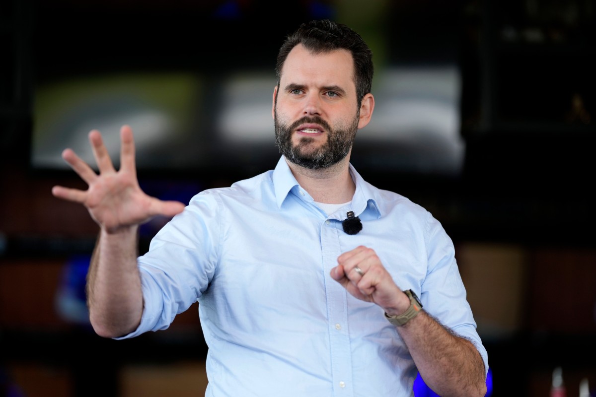 Iowa Democratic Primary Tests Party's Senate Election Strategy
