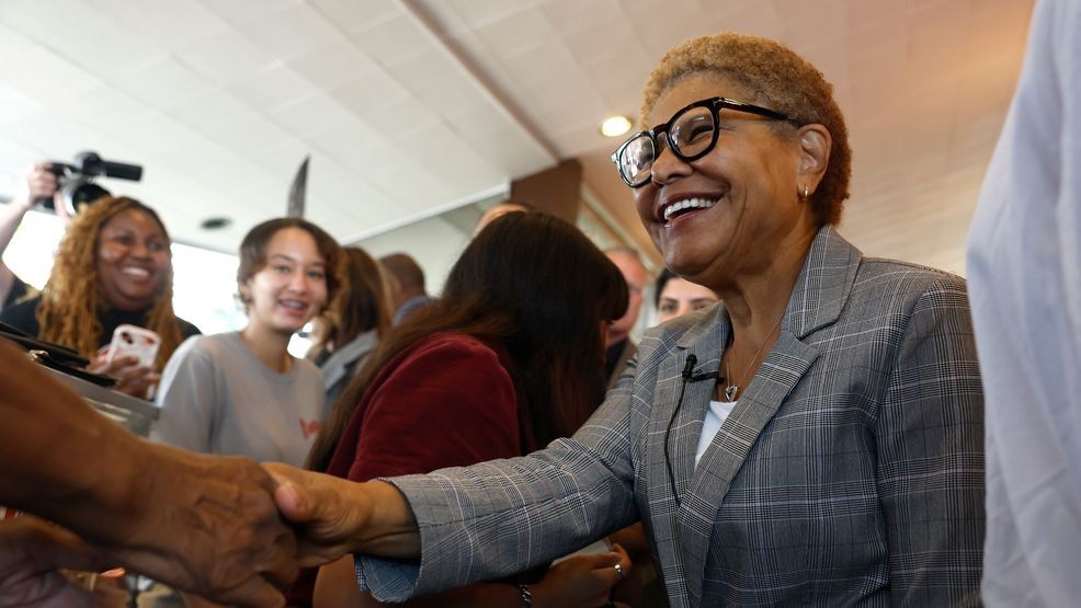 Los Angeles Mayoral Race Tightens Ahead of June 2