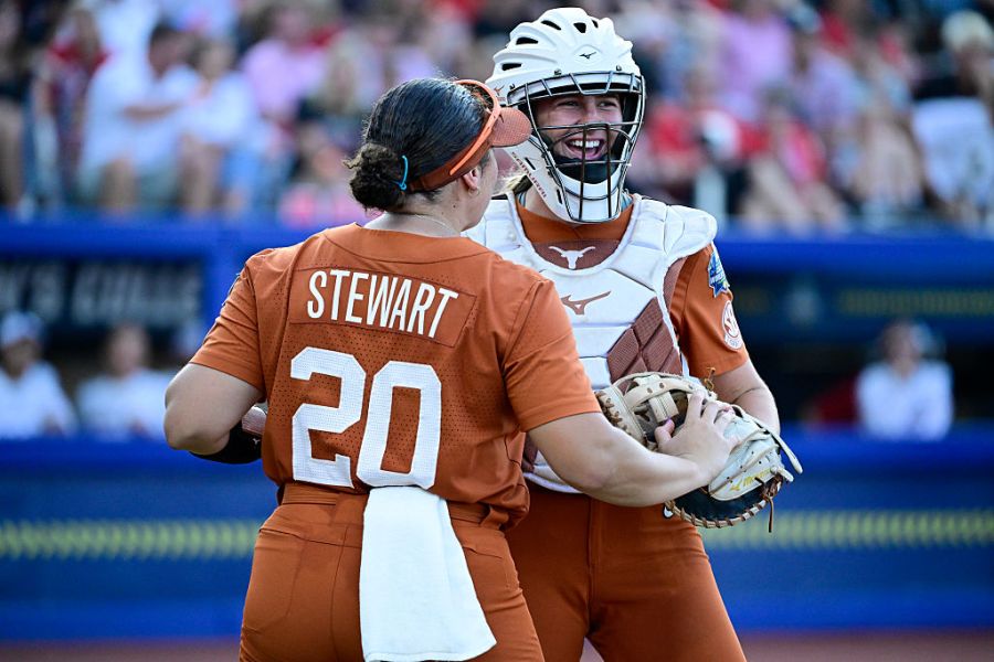 Texas Longhorns Sweep Texas Tech, Win Second Straight