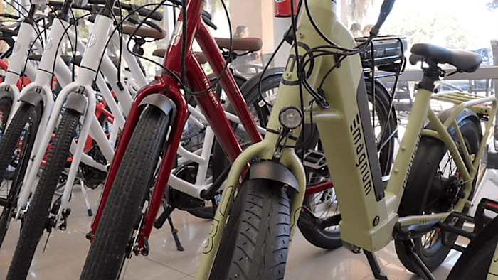 Municipal governments advance local e-bike and excavation rules