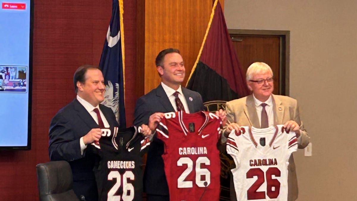South Carolina becomes Nike school under ten-year deal