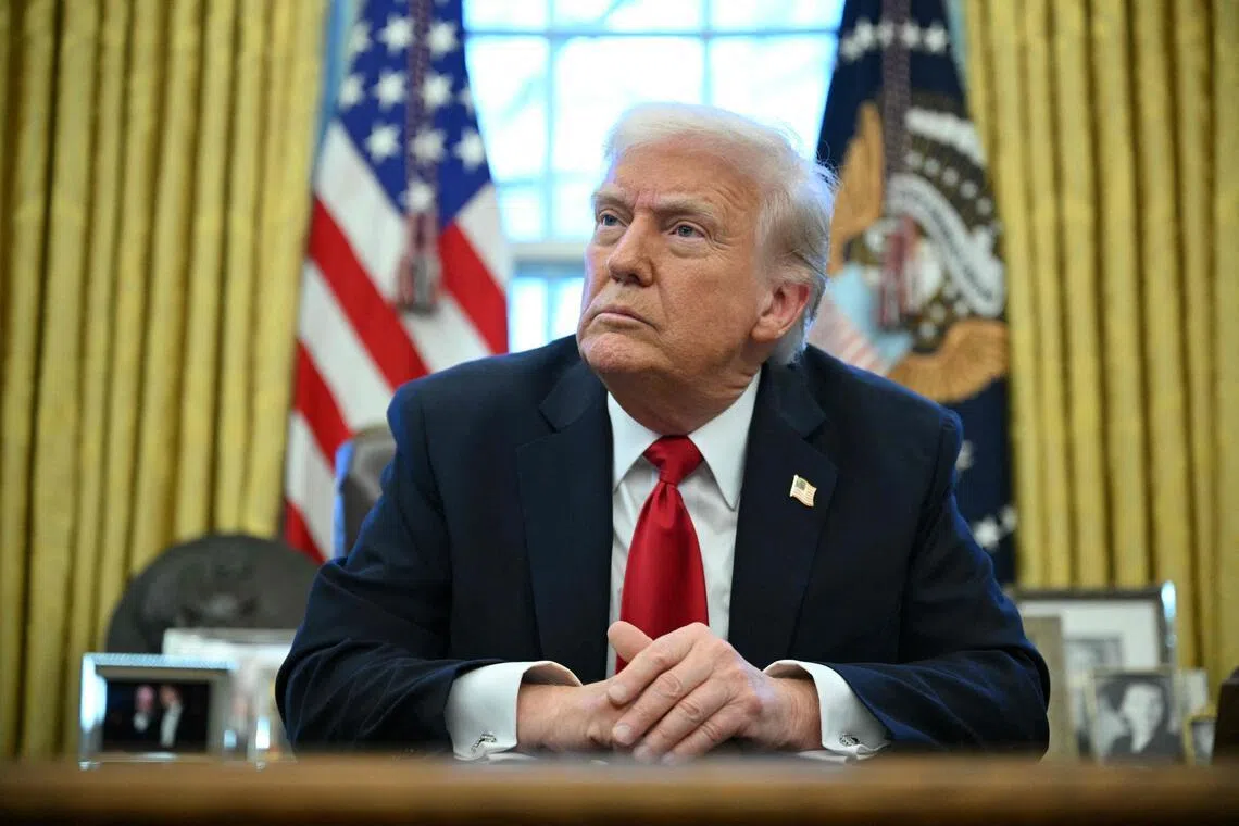 ट्रम्प ने रक्षा ठेकेदारों को लाभांश रोकने और कार्यकारी वेतन सीमित करने का आदेश दिया