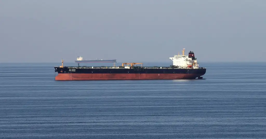 Oil Surges 5%, Stocks Drop as Hormuz Deal Hopes Fade