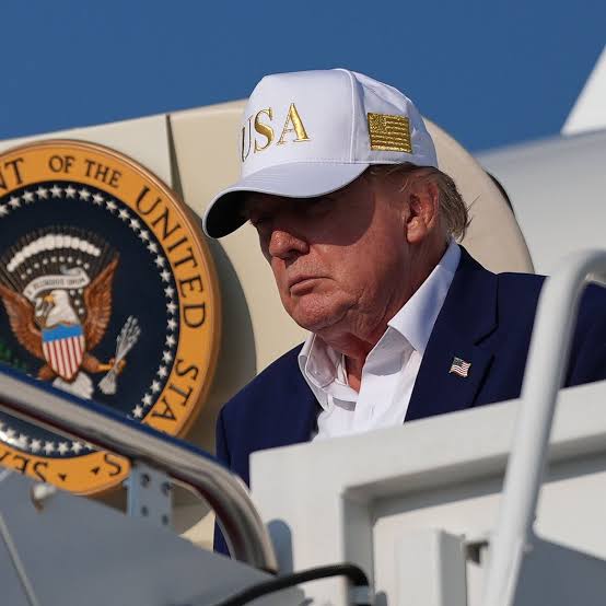 Trump rompt le silence sur le changement secret d'avion et la vulnérabilité en Turquie