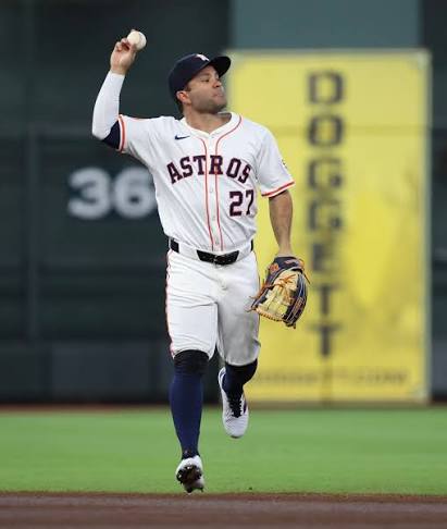 Astros 2B Jose Altuve headed for more tests on injured foot
