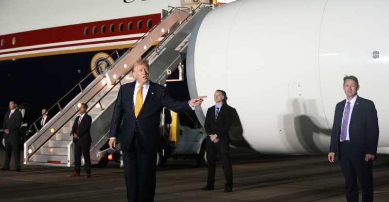 La Administración Trump Finaliza Norma Nacional que Pone Fin a la Financiación de Medicaid para la Atención de Afirmación de Género en Jóvenes