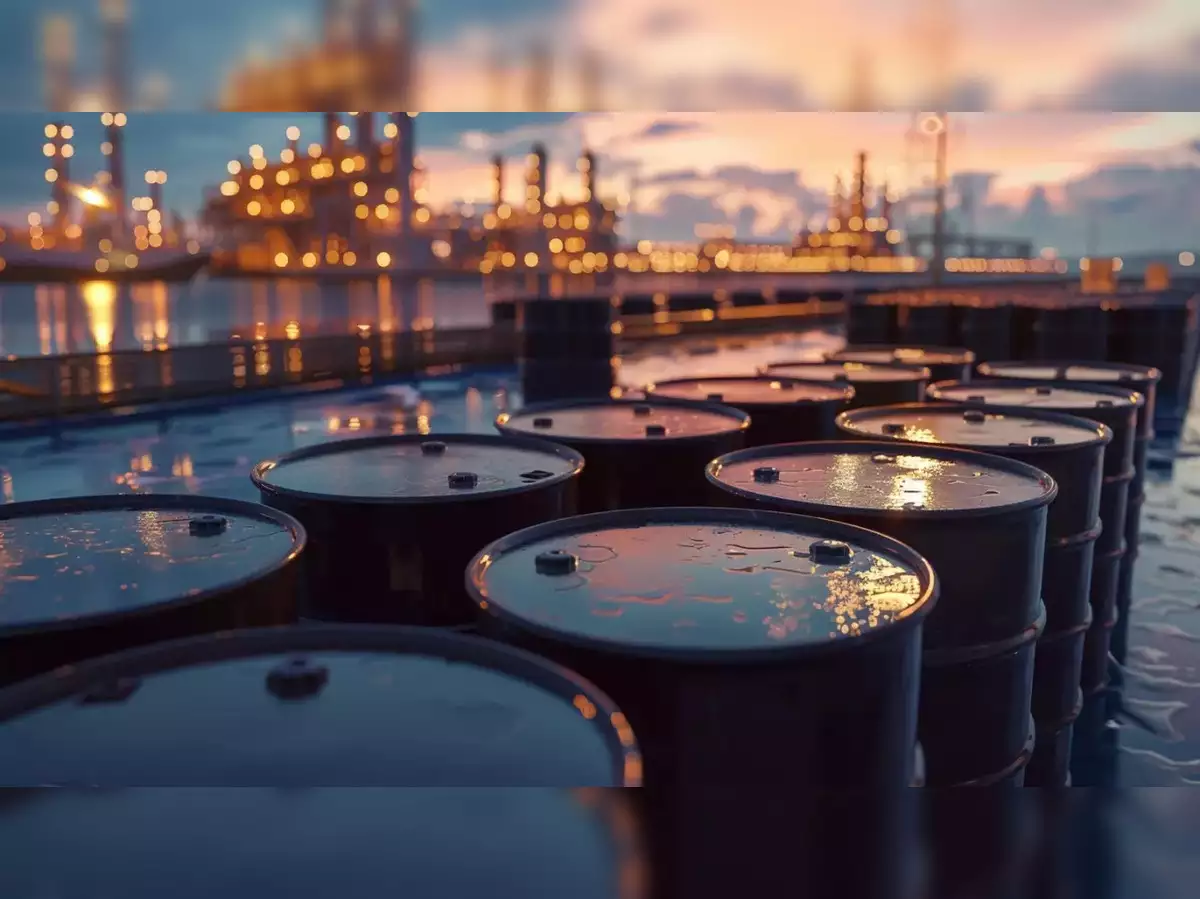 Le pétrole tombe sous les 83 $ alors que les États-Unis affirment leur contrôle sur le détroit d'Ormuz