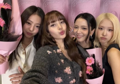 Lisa se disculpa por la controversia del 10º aniversario de BLACKPINK