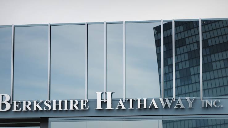 Berkshire Hathaway Reorganiza Cartera