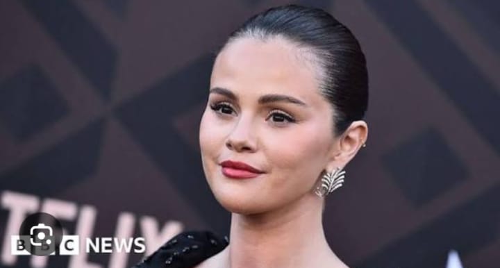 Selena Gomez Demandada por Fraude por Empresa de Salud Mental