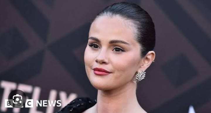 Selena Gomez Demandada por Fraude por Empresa de Salud Mental