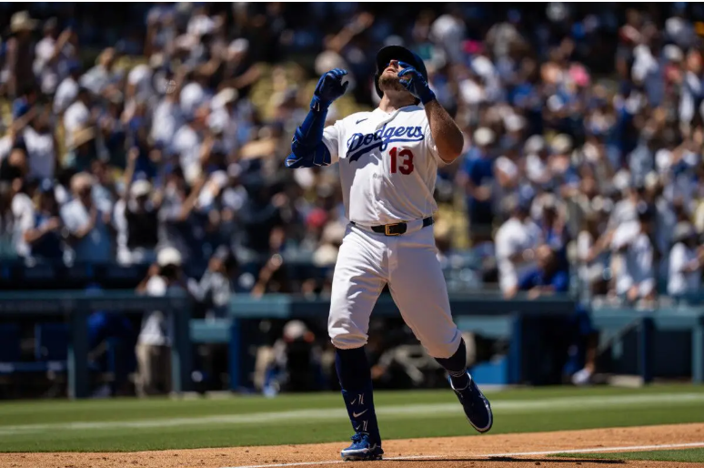 Les Brewers battent les Dodgers 6-2 pour remporter la série derrière Henderson