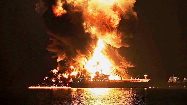 El petróleo fluctúa ante la nueva escalada en Oriente Medio y los ataques a barcos en Ormuz