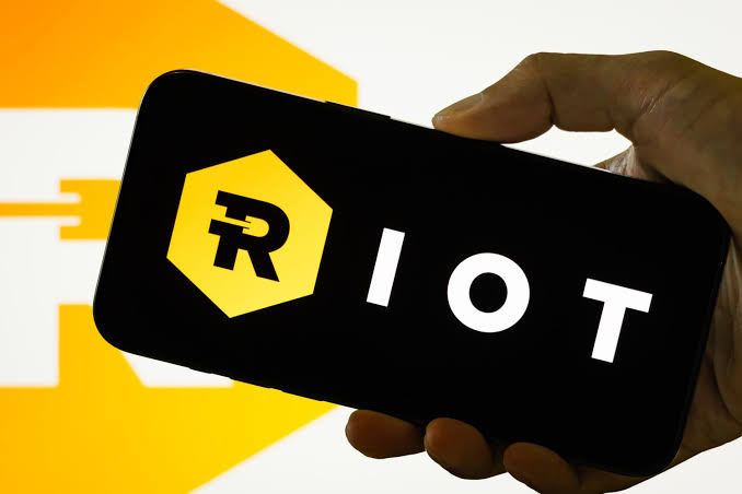 Riot Platforms se dispara tras el acuerdo de $9 mil millones con Anthropic