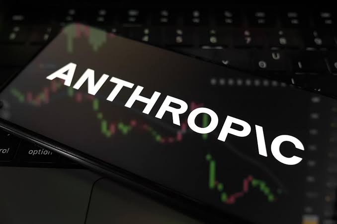 Anthropic supera a OpenAI con una tasa de ingresos de 65 mil millones de dólares antes de una histórica OPI