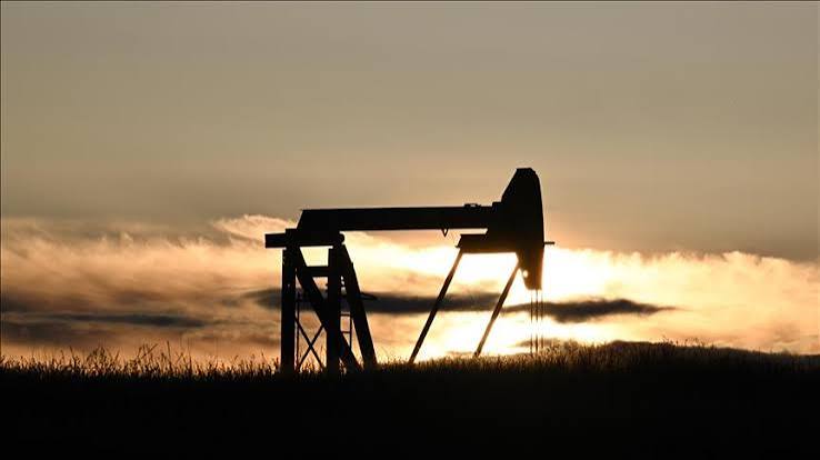 Trump menace Oman et les prix du pétrole grimpent alors que le cessez-le-feu américano-iranien expire