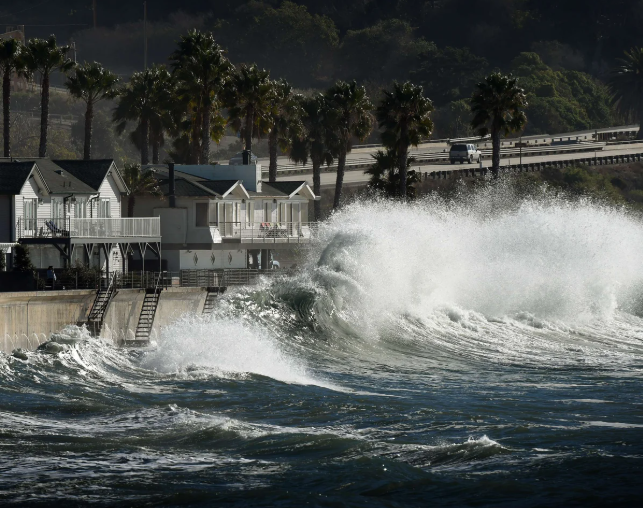 Le NOAA avertit qu'un super El Niño historique menace les côtes américaines et les phénomènes météorologiques extrêmes