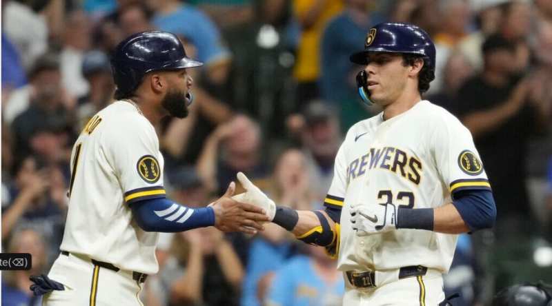 Brewers Rout Mariners 22-0 to Tie Modern Era Record