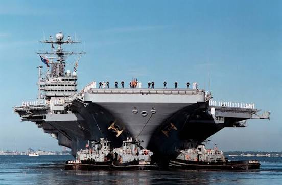 L'armée américaine publie des images de l'USS George Washington en route vers le Moyen-Orient