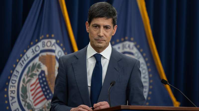 Federal Reserve Divided Over Rate Hike as Debt Nears $40 Trillion