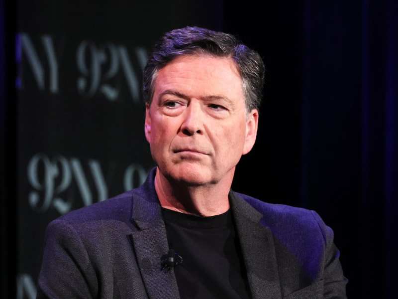 Departamento de justicia de EE. UU. defiende el enjuiciamiento de James Comey por publicación de conchas marinas '8647'