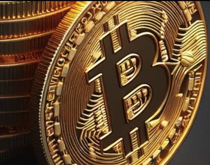 البيتكوين تخترق 71,000 دولار، وتمحو 3 مليارات دولار من المراكز القصيرة